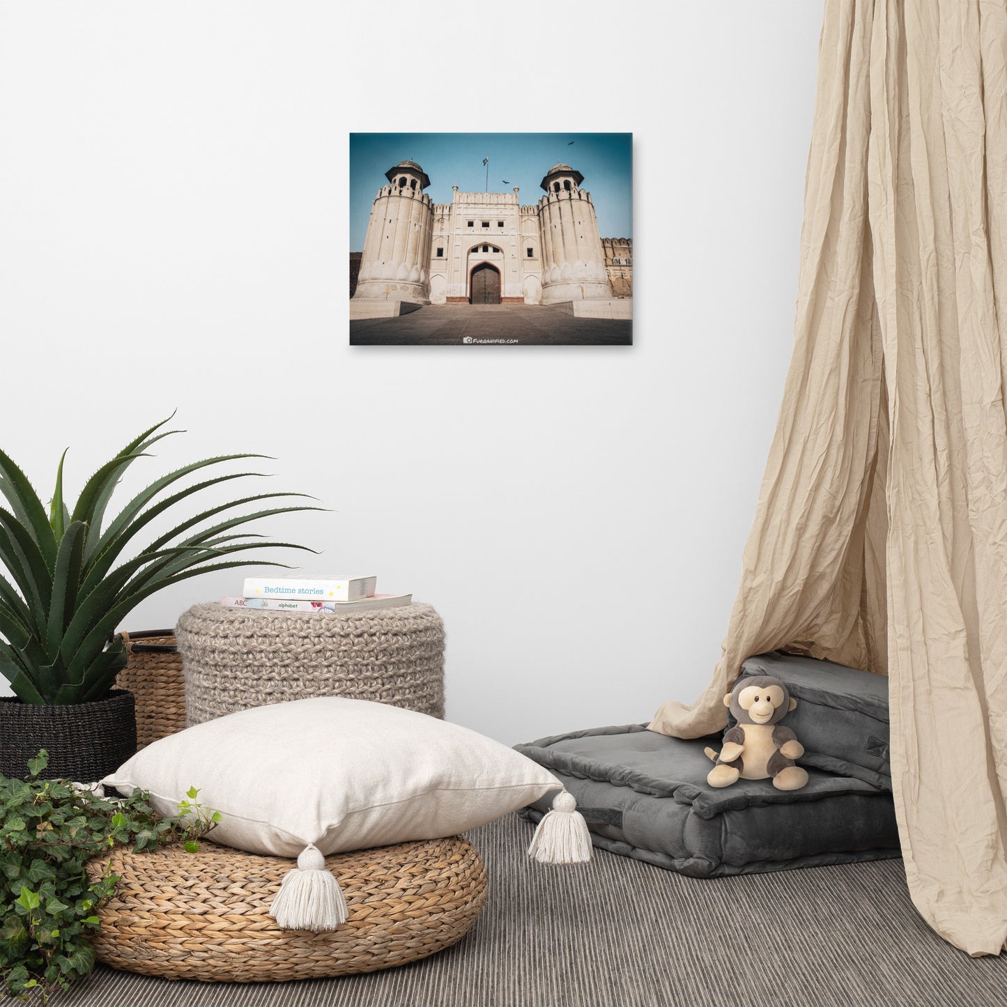 'Shahi Qila Gate' Canvas